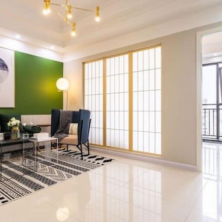Wuhan Hongshan-Guanggu Square- Locals Apartment 00157650 Zewnętrze zdjęcie