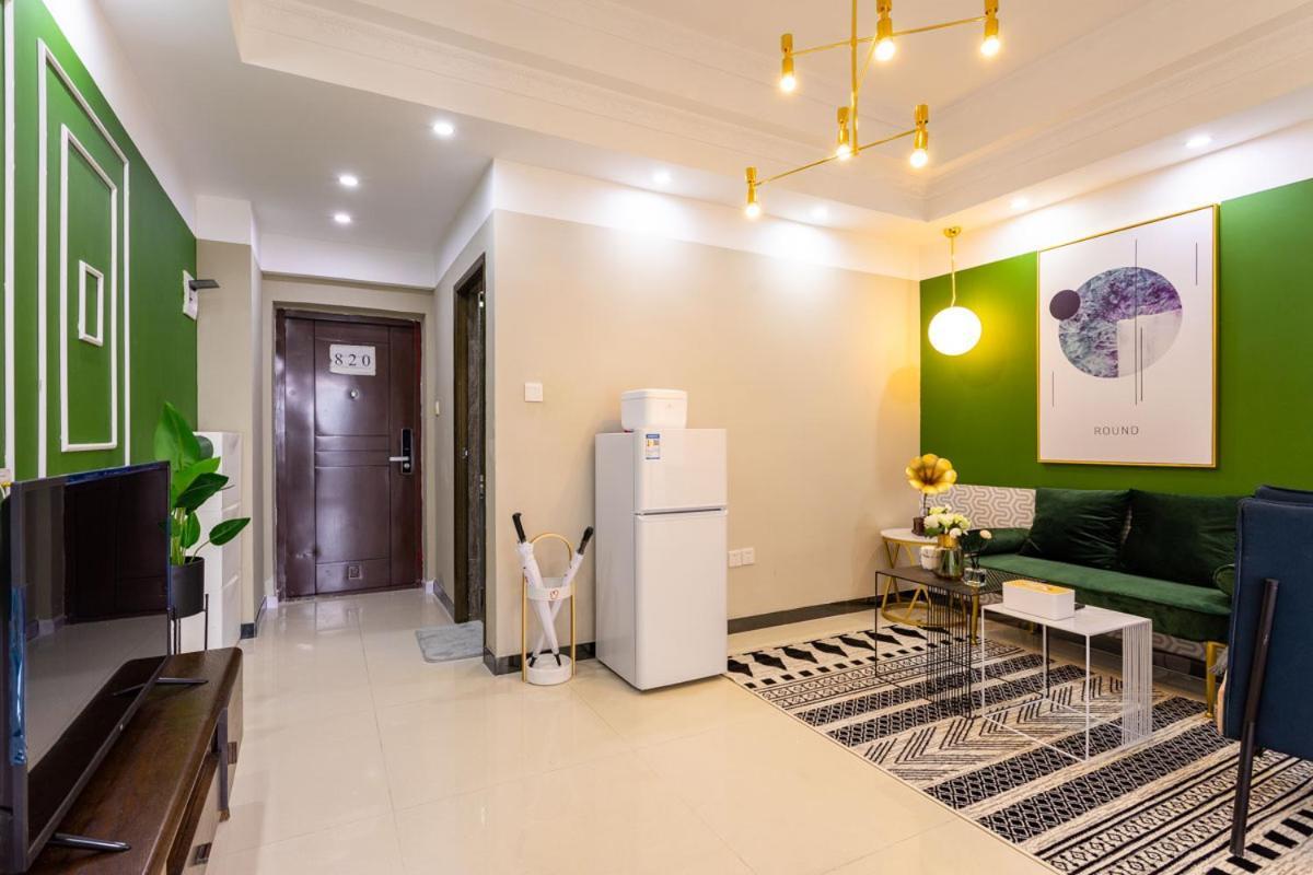 Wuhan Hongshan-Guanggu Square- Locals Apartment 00157650 Zewnętrze zdjęcie
