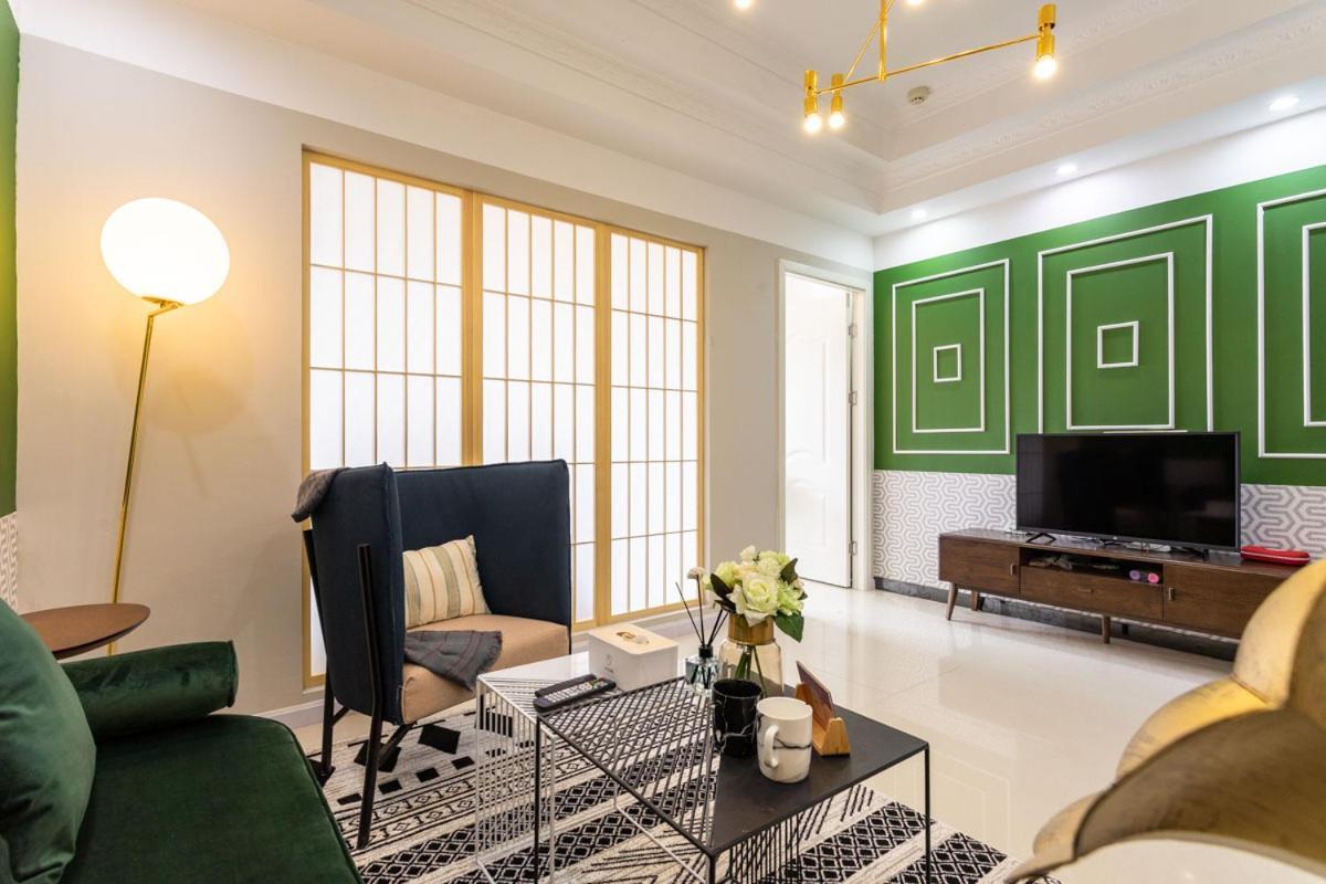 Wuhan Hongshan-Guanggu Square- Locals Apartment 00157650 Zewnętrze zdjęcie